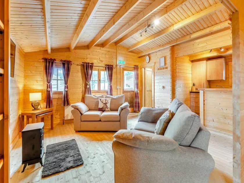 Lochinvar - Clydesdale Log Cabin With Hot Tub Airdrie Kültér fotó