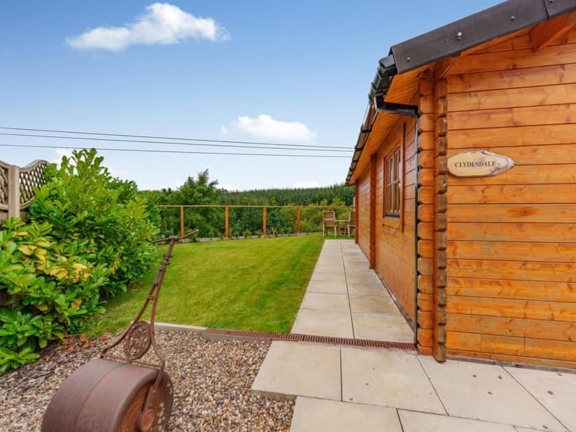 Lochinvar - Clydesdale Log Cabin With Hot Tub Airdrie Kültér fotó